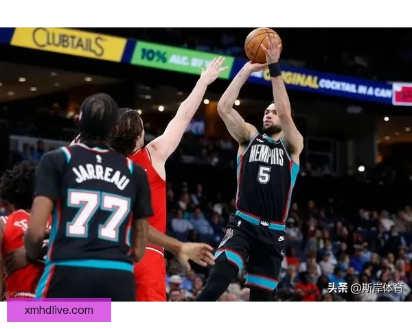 灰熊险胜公牛结束五连败 吉迪斩获第31次三双精彩表现